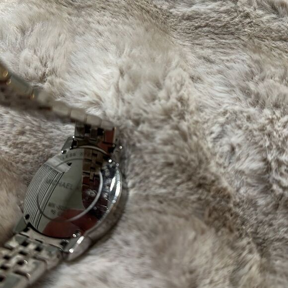 Silver Michael Kors watch - Picture 5 of 5